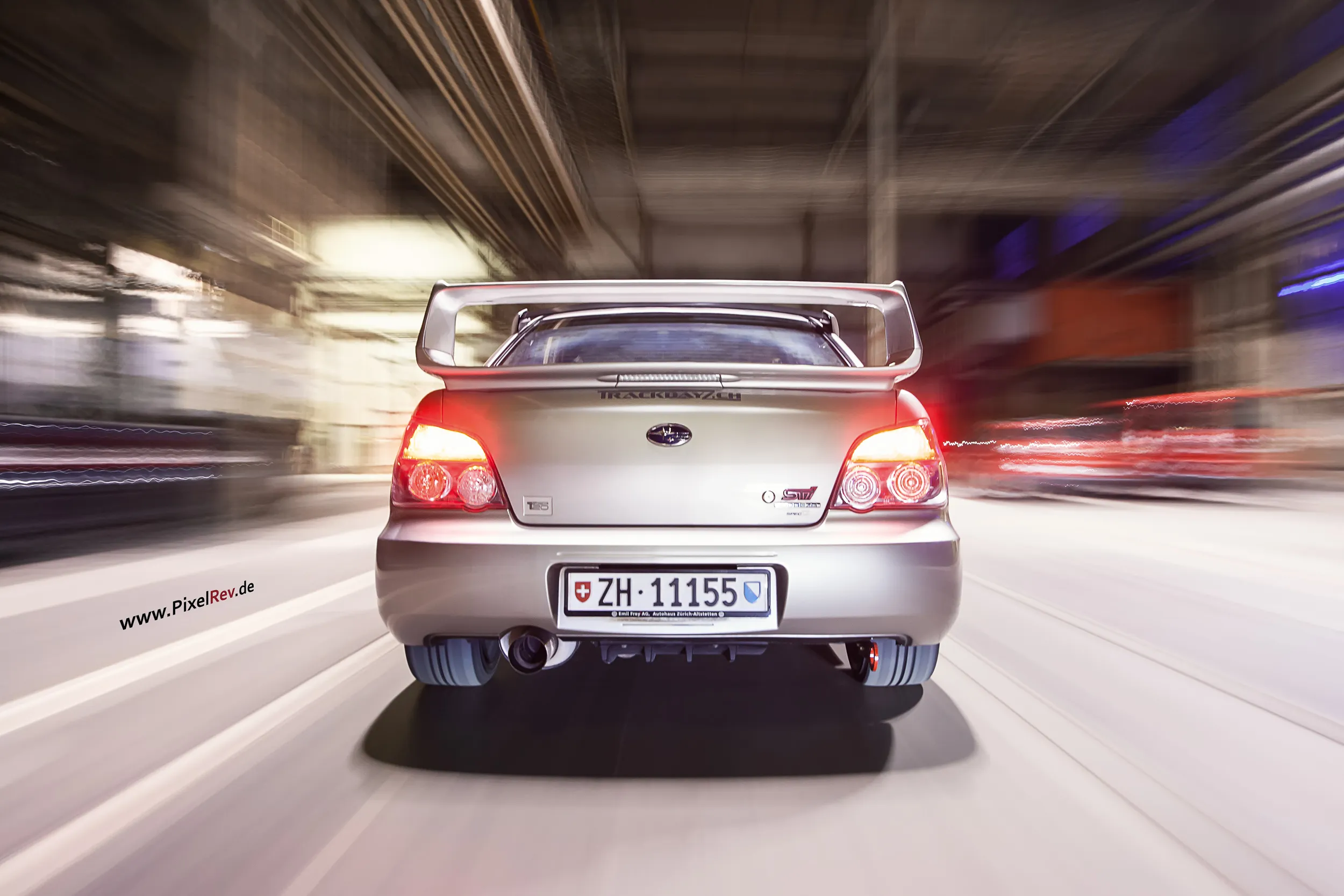 Heck eines silbernen Subaru Impreza WRX STI im Rig Shot
